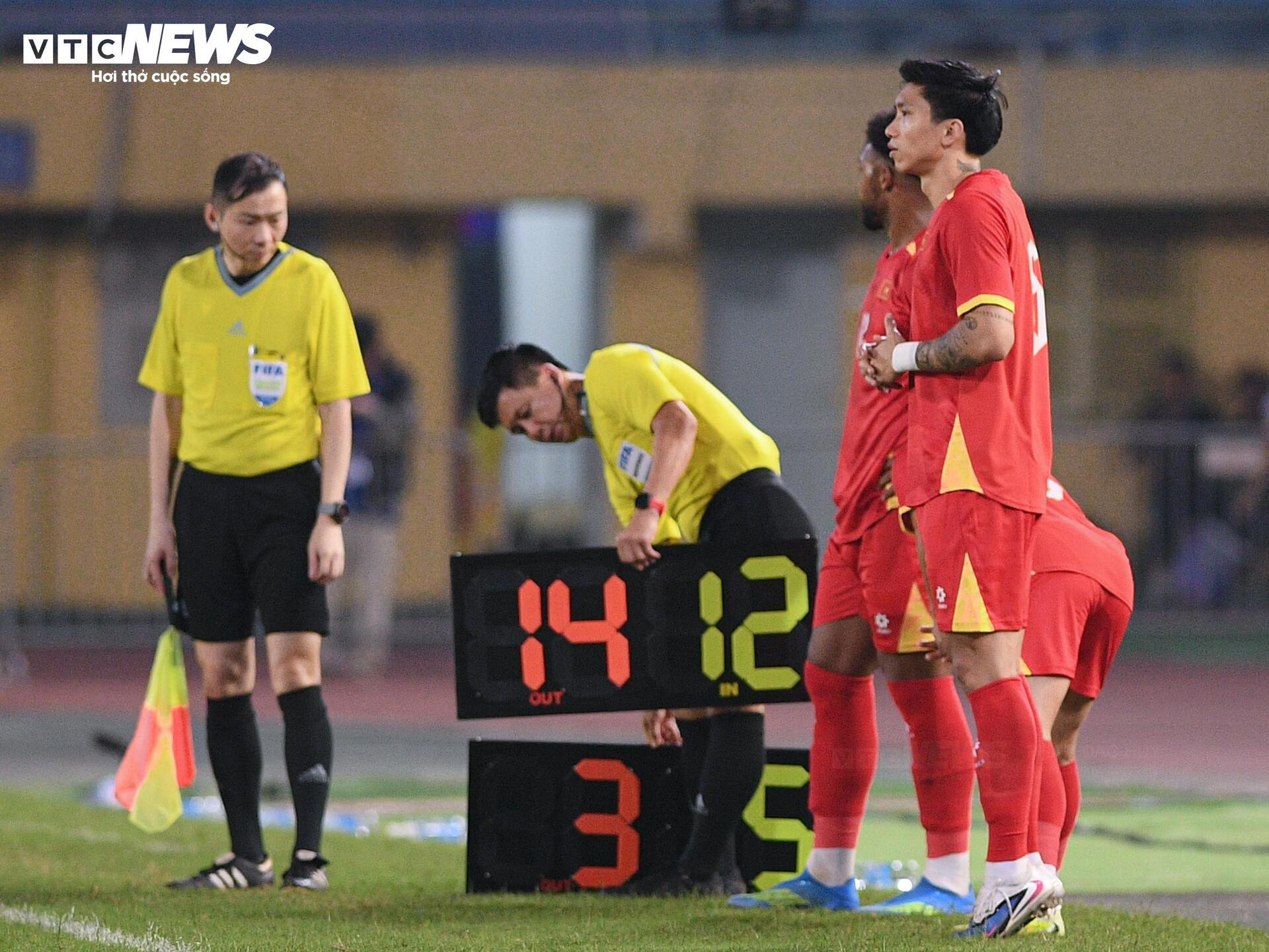 Cận cảnh khoảnh khắc Đoàn Văn Hậu tái xuất ở tuyển Việt Nam sau 3 năm - 6