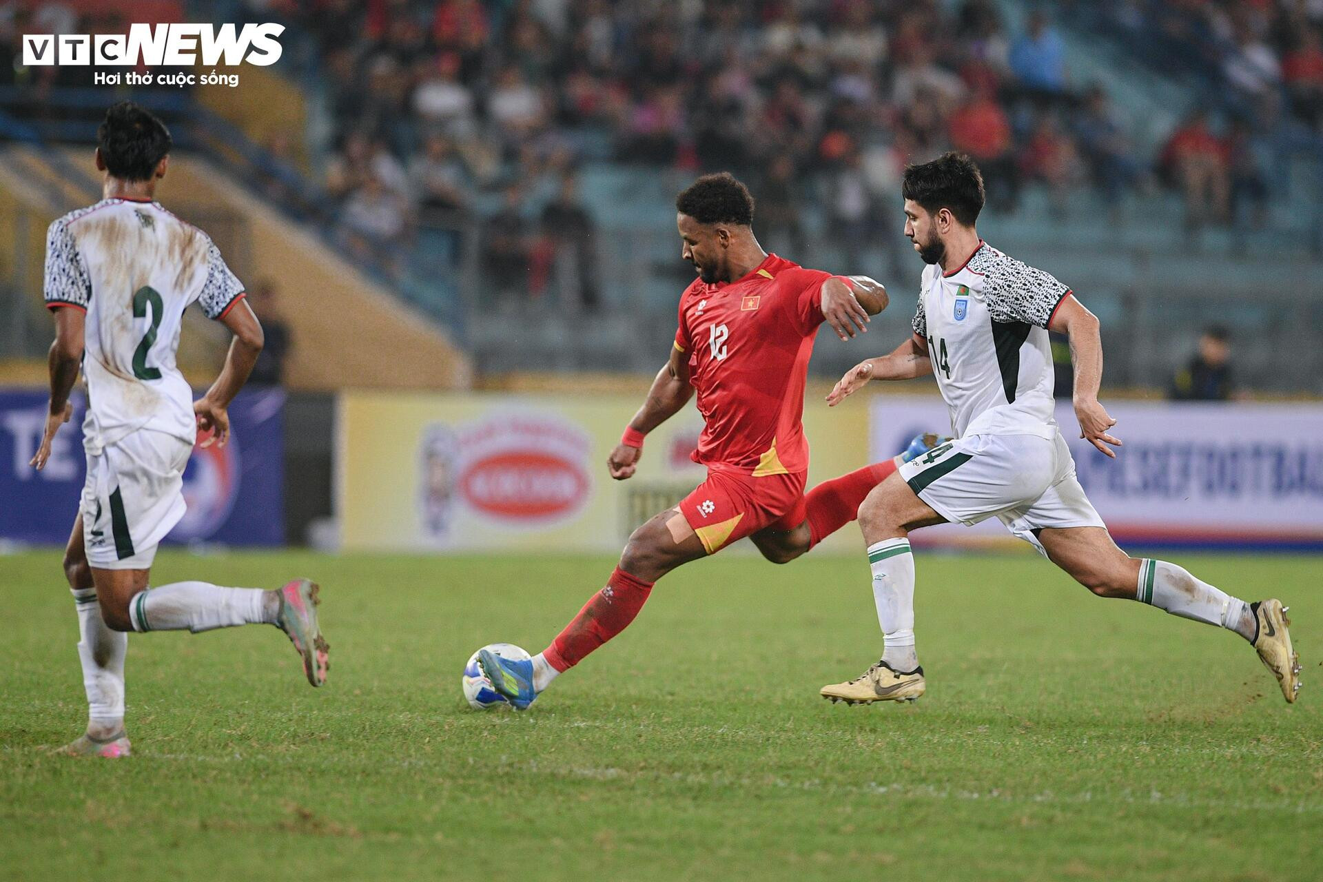 Cận cảnh khoảnh khắc Đoàn Văn Hậu tái xuất ở tuyển Việt Nam sau 3 năm - 14