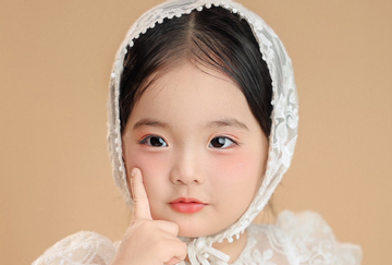 Cận cảnh nhan sắc xinh yêu như 'búp bê sống' của bé Lisa, cực phẩm gen trội nhà Khánh Thi - Phan Hiển