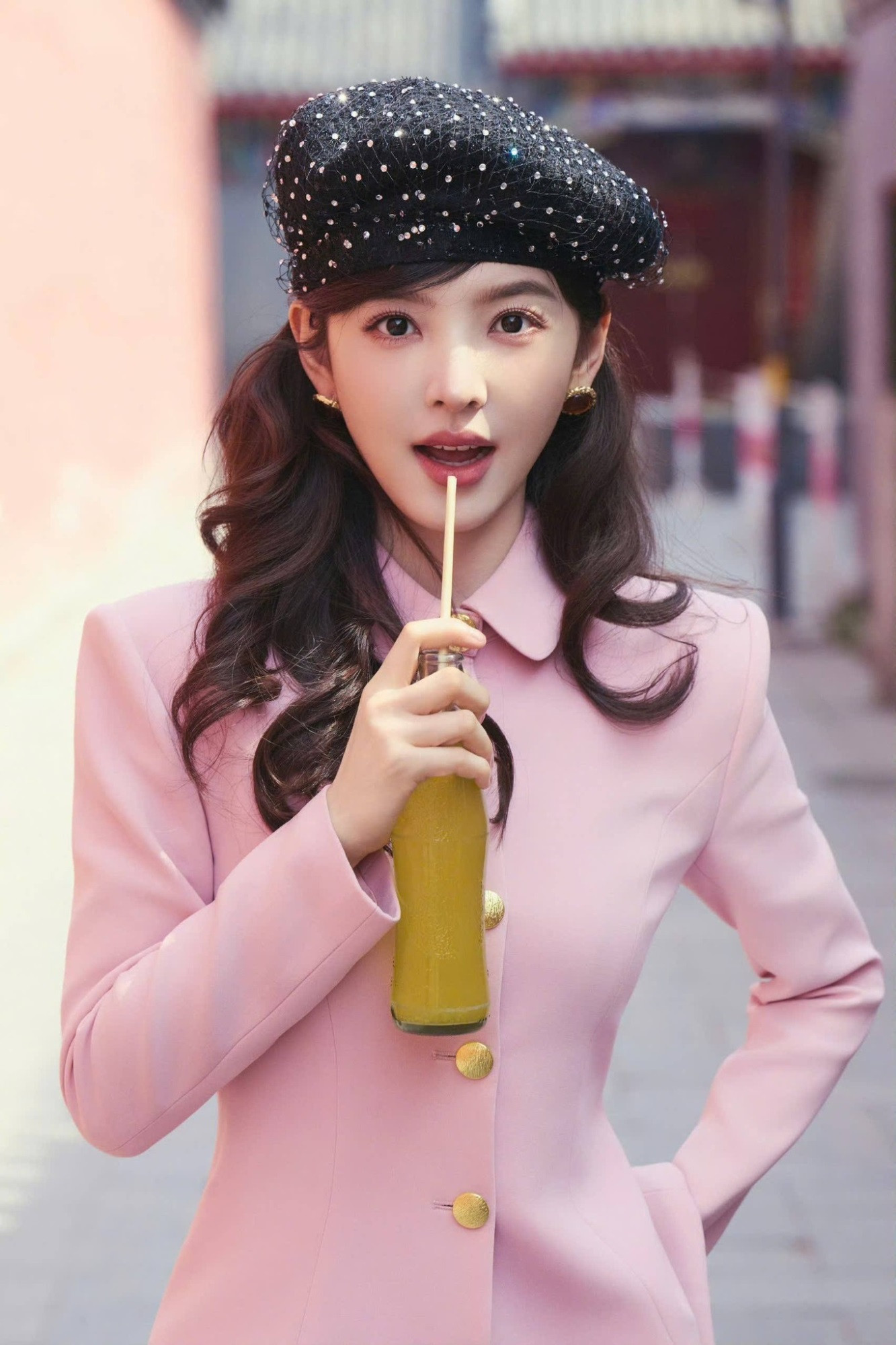 Chương Nhược Nam tái hiện vẻ đẹp thập niên 90 trong phim mới khiến nhiều người xuýt xoa - Ảnh 1