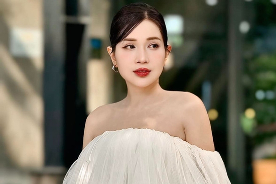 'Đệ nhất mỹ nữ làng hài' giữ kỷ lục 4 năm liên tiếp có phim vượt 100 tỷ đồng