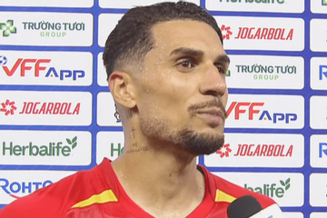 Tranh cãi Đỗ Hoàng Hên trả lời phỏng vấn bằng tiếng Việt, phóng viên Việt Nam đặt câu hỏi tiếng Anh