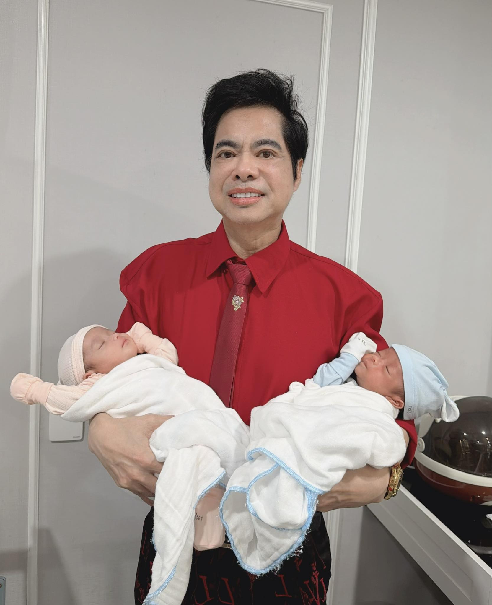 Tuổi U60, danh ca Ngọc Sơn lên chức cha? - Ảnh 2.