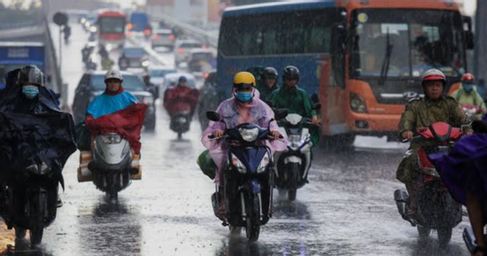 Miền Bắc mưa dông kèm gió giật, sắp đón nắng nóng gay gắt bao phủ trên diện rộng