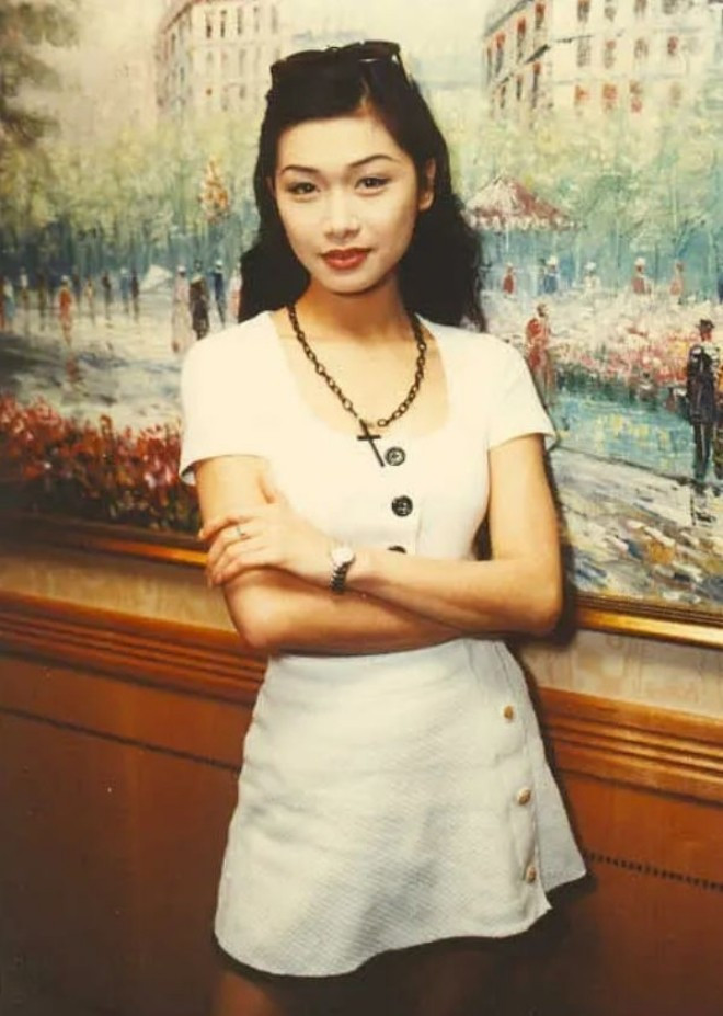 Trương Tuệ Nghi xinh đẹp từ bé, được bố mẹ yêu chiều.