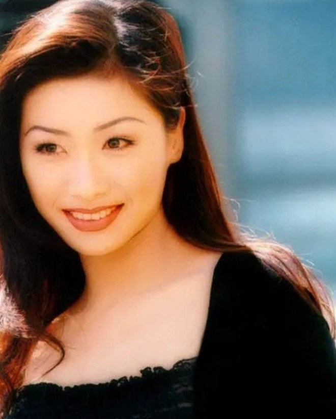 Trương Tuệ Nghi đẹp nhưng chẳng ai nghiêm túc yêu cô.