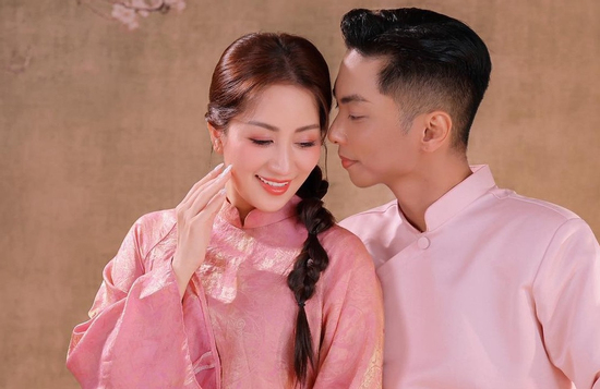 Những lần 'nịnh vợ' tinh tế của Phan Hiển dành cho Khánh Thi