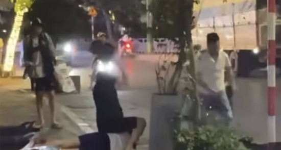 Vụ nam sinh 19 tuổi bị đánh nhập viện: Công an làm việc với 2 đối tượng