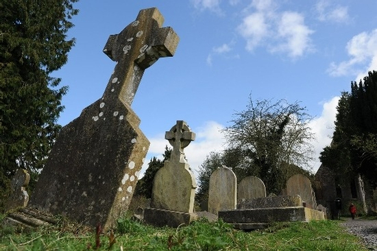 Mơ thấy người chết, rụng răng nói lên điều gì?