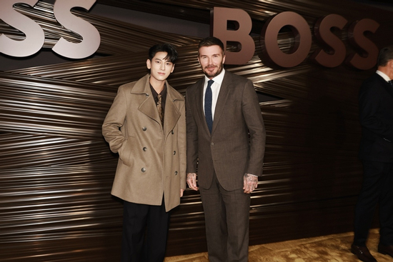 Mỹ nam Việt debut 15 năm vẫn giữ 'visual tường thành', đứng cạnh David Beckham cũng không hề kém