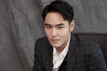 Nam thần Nguyễn Kinh Thiên hẹn hò bạn gái kém 20 tuổi