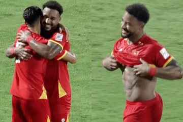 Đẳng cấp: Hoàng Hên kiến tạo, Xuân Son ghi 2 bàn, vén áo đếm đủ 8 múi đáp trả gắt khi bị chê lên cân