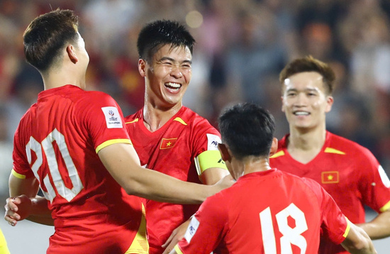 Kết quả Việt Nam 3-1 Malaysia: Xuân Son ghi 2 bàn