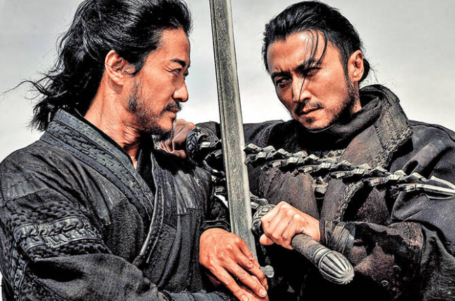 Ngô Kinh lộ vết 'phù lõm' ở gương mặt, gây lo ngại sức khỏe ở tuổi U60 - Ảnh 2