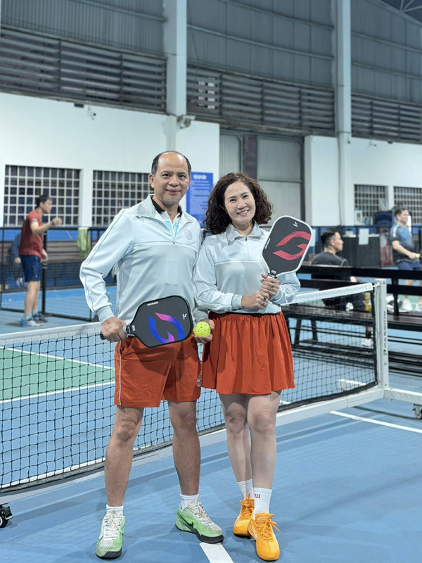 NSƯT Hằng: 'Chúng tôi từng nghèo đến mức phải vay mượn khi sinh con' - Ảnh 9.