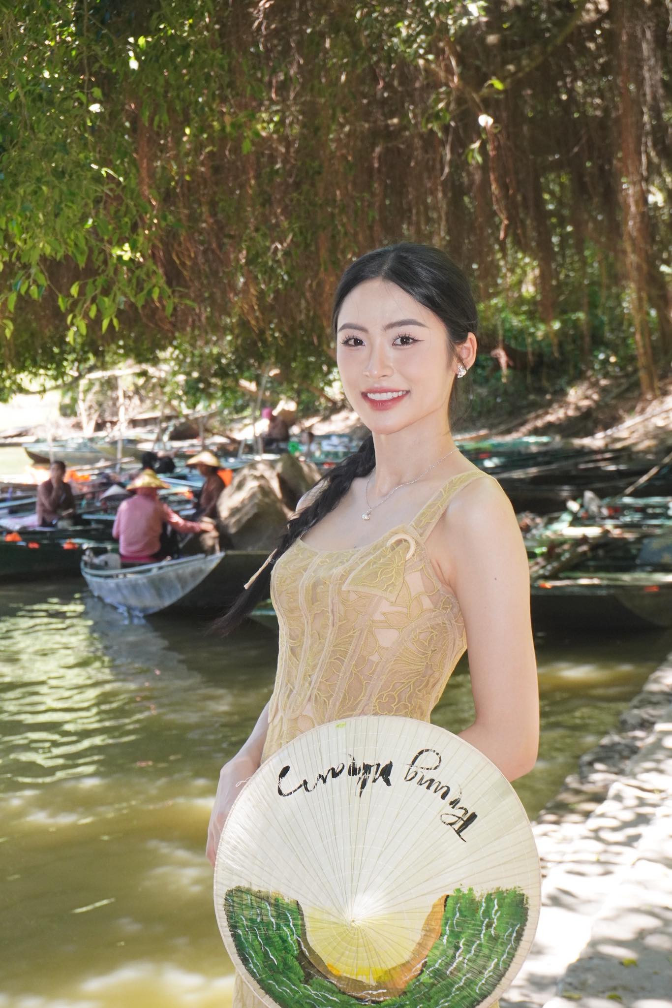 Gallery - Á hậu quê Hải Phòng tăng 6 kg, vóc dáng mình hạc xương mai thay đổi thế nào?