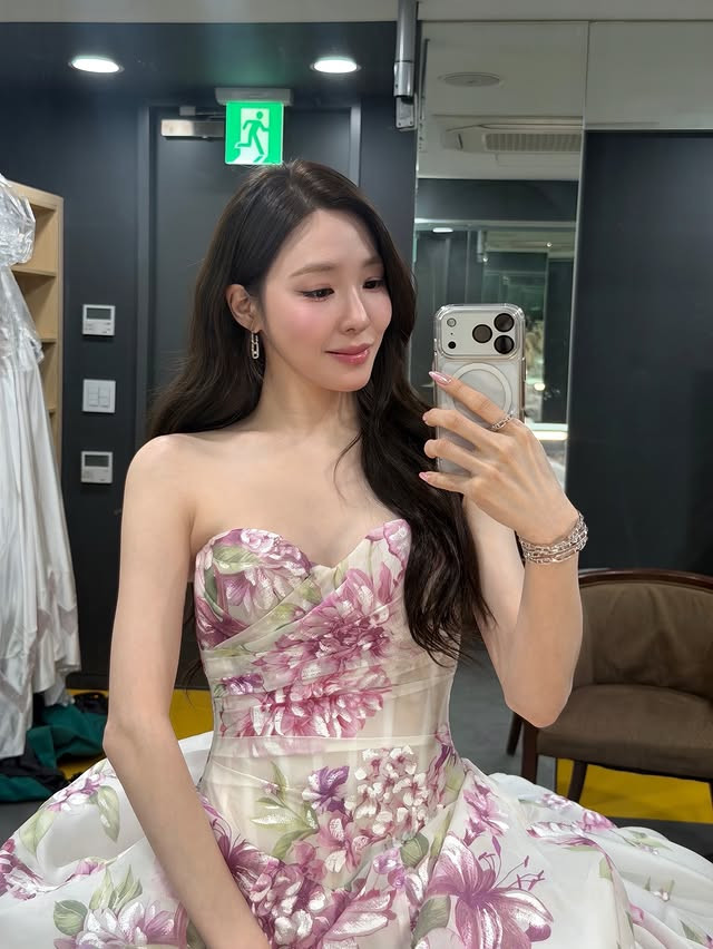 tiffanyyoungofficial64264588918580598101059592344810994459268693n