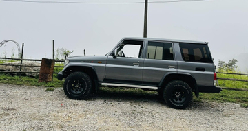 Toyota Land Cruiser RJ77 36 năm tuổi vẫn có giá 1 tỷ, đắt gấp 3 xe cùng đời