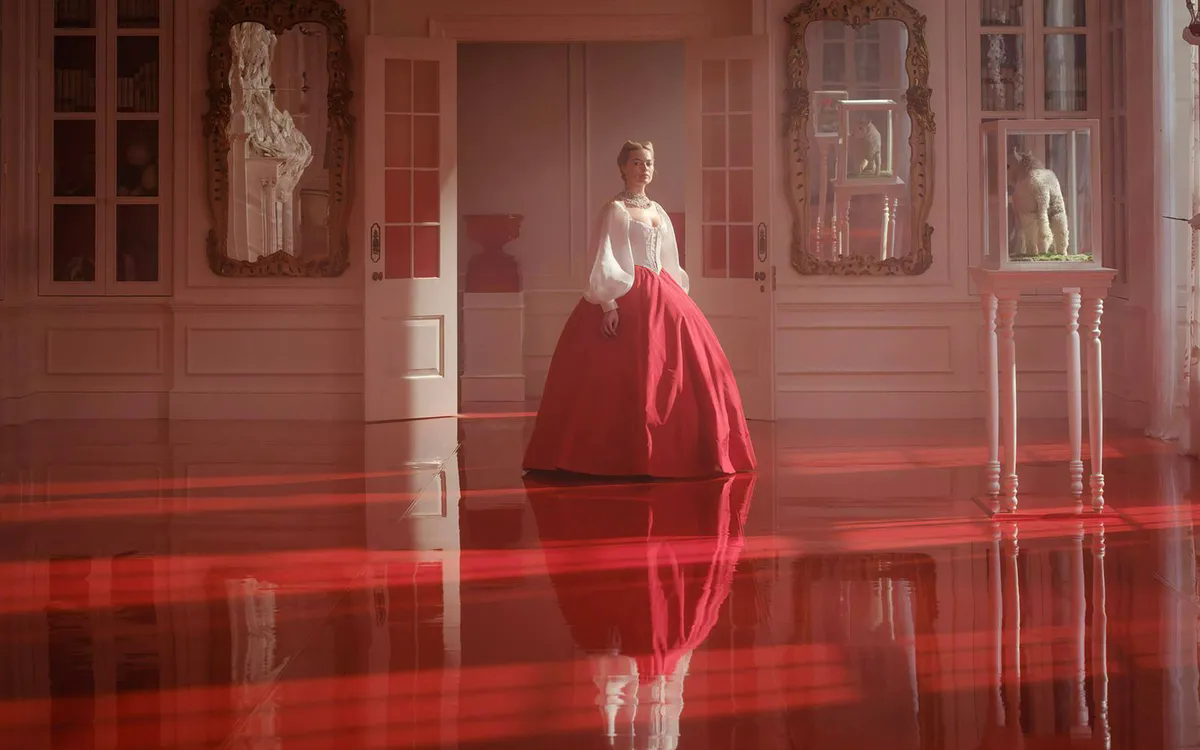 Thời trang gây tranh cãi trong Đồi gió hú 18 + phiên bản 2026 - Ảnh 3.