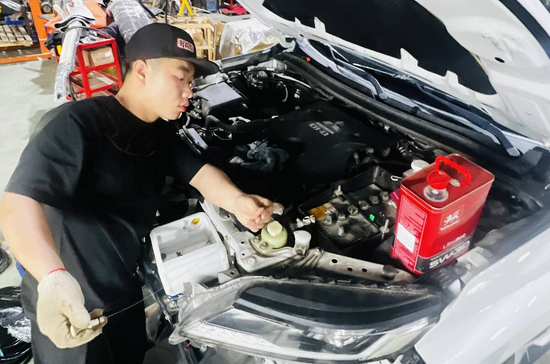 Chủ gara chia sẻ cách bảo dưỡng ô tô để 'vượt ải' bài kiểm tra khí thải