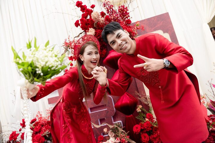 Gia thế nữ MC VTV vừa làm đám hỏi với cầu thủ nổi tiếng - Ảnh 1.