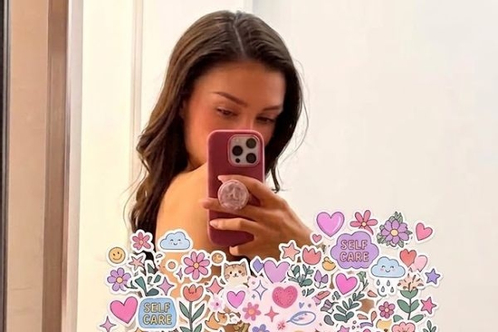 Nàng dâu tỷ phú nhà Beckham gây sốt với loạt ảnh táo bạo