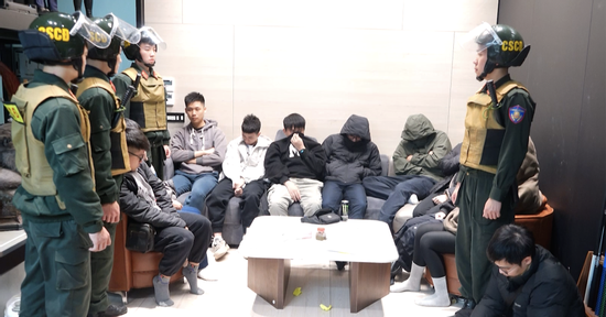 Người trẻ có học vấn cao cũng 'sa chân' vào hệ thống Xôi Lạc TV