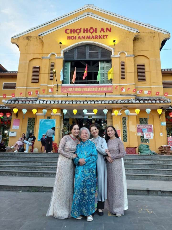 Nữ NSƯT - em gái NSND Lê Khanh vừa từ Pháp trở về Việt Nam ăn Tết ở nước ngoài có cuộc sống ra sao? - Ảnh 10.