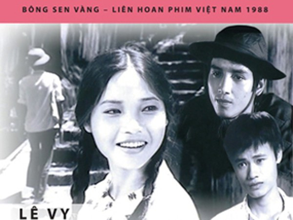 Hôn nhân đời thực của mỹ nhân Hà thành: NSƯT Lê Vi sống hạnh phúc bên chồng ngoại quốc - Ảnh 3.