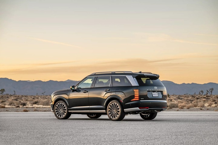 Cận cảnh 3 mẫu xe lọt vào chung kết Ô tô thế giới của năm 2026 - 12