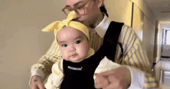 Con gái Ngô Thanh Vân biểu cảm ngộ nghĩnh 'gây sốt' mạng xã hội