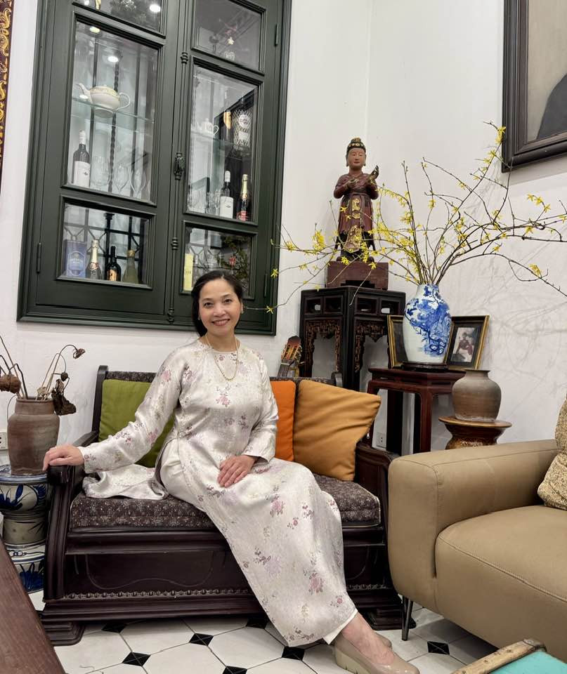 Hình ảnh đẹp của NSƯT Lê Vi ngày trở về Hà Nội - Ảnh 4.