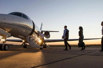 Triệu phú thuê chuyên cơ 5,2 tỷ rời Trung Đông gây tranh cãi: Từng nói 'Dubai an toàn nhất', giờ lại vội vàng rời đi