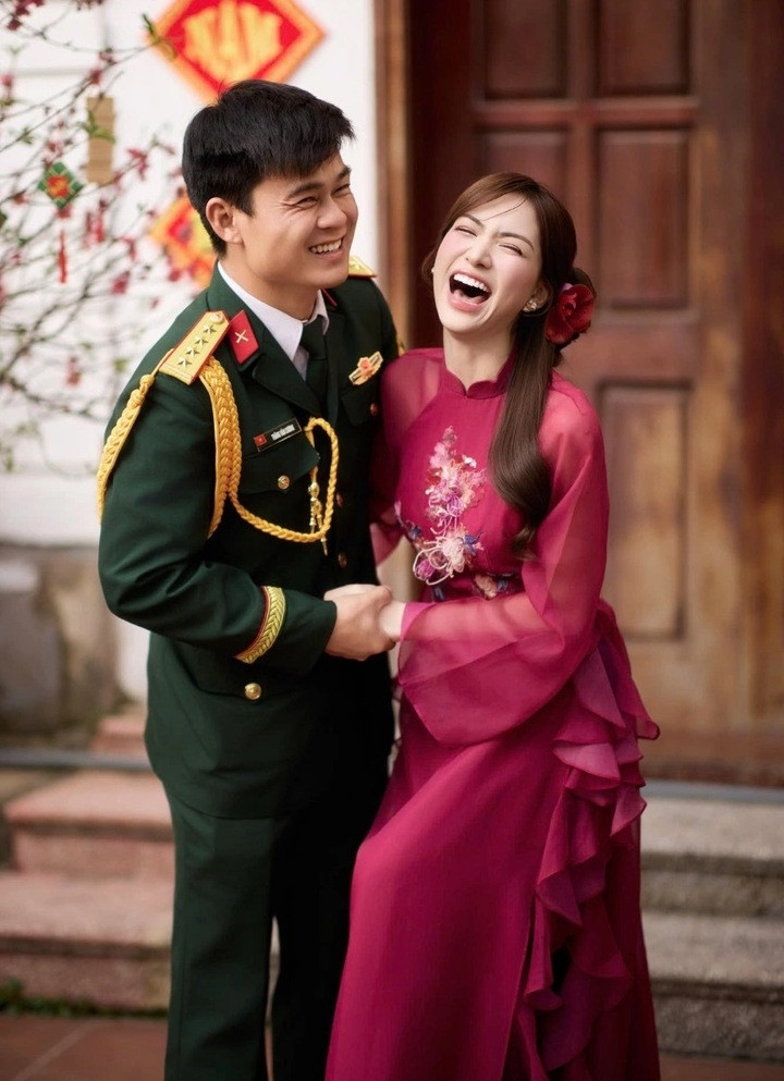 Sau khi công khai chuyện tình cảm, Hòa Minzy nhận được nhiều lời chúc phúc của khán giả, đồng nghiệp. Bạn trai nữ ca sĩ cũng đăng tải dòng chia sẻ trên trang cá nhân: “Cảm ơn em vì tất cả. Anh và bố mẹ, gia đình rất hạnh phúc khi có em làm vợ, làm dâu. Anh sẽ cố gắng phấn đấu vì tương lai của chúng ta và các con. Anh yêu em, vợ ơi!”