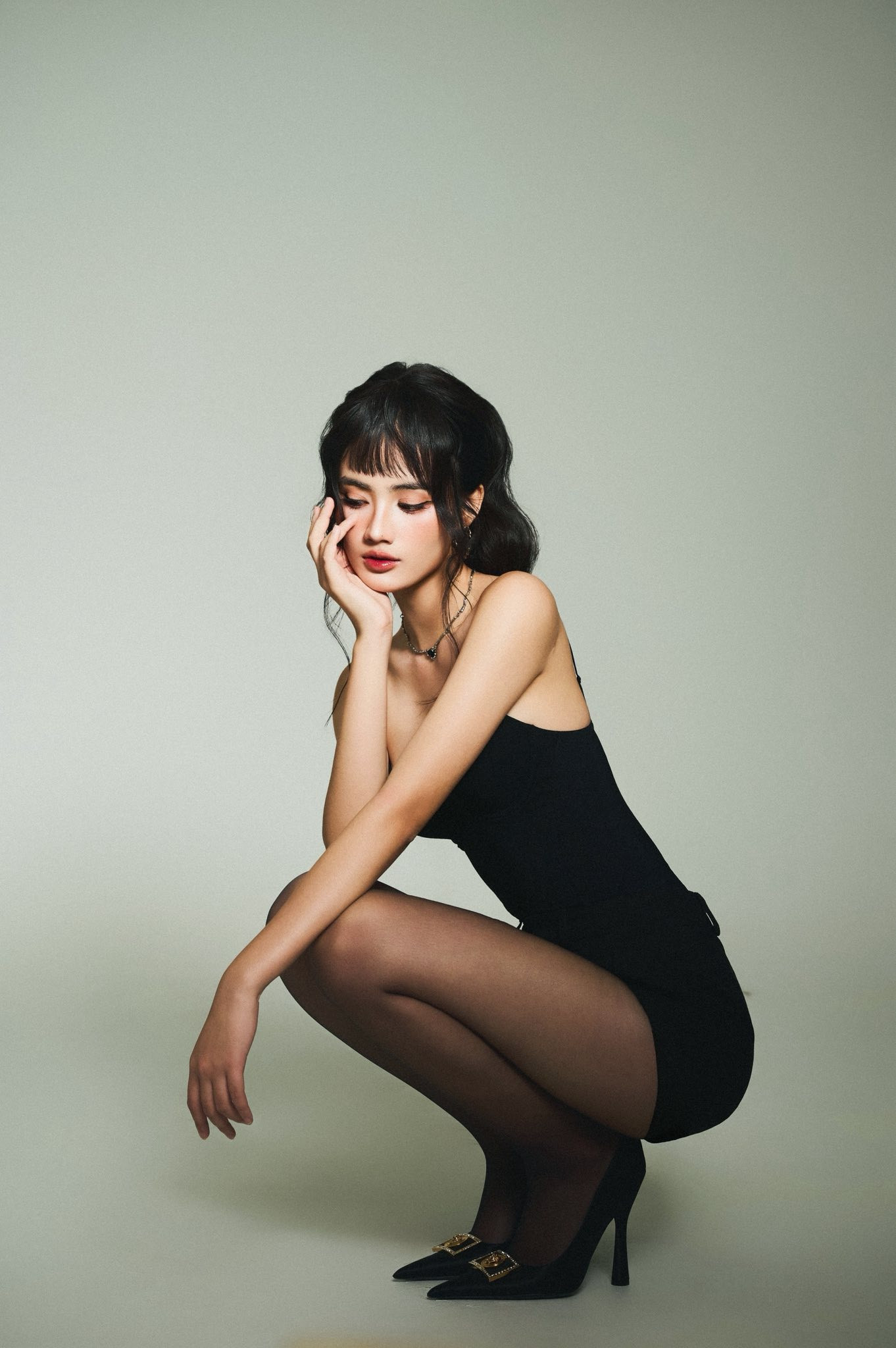 Hoa hậu Ý Nhi khoe vóc dáng quyến rũ khi du học Úc năm 2026 - Ảnh 6.