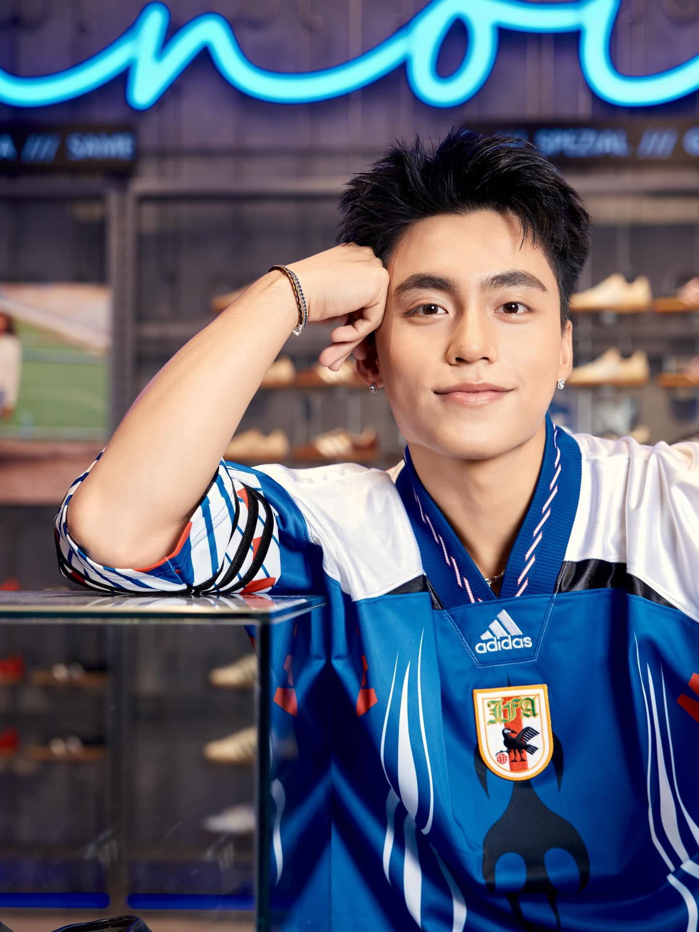 MONO gây chú ý với phong cách thể thao ấn tượng tại Hà Nội năm 2026 - Ảnh 4.