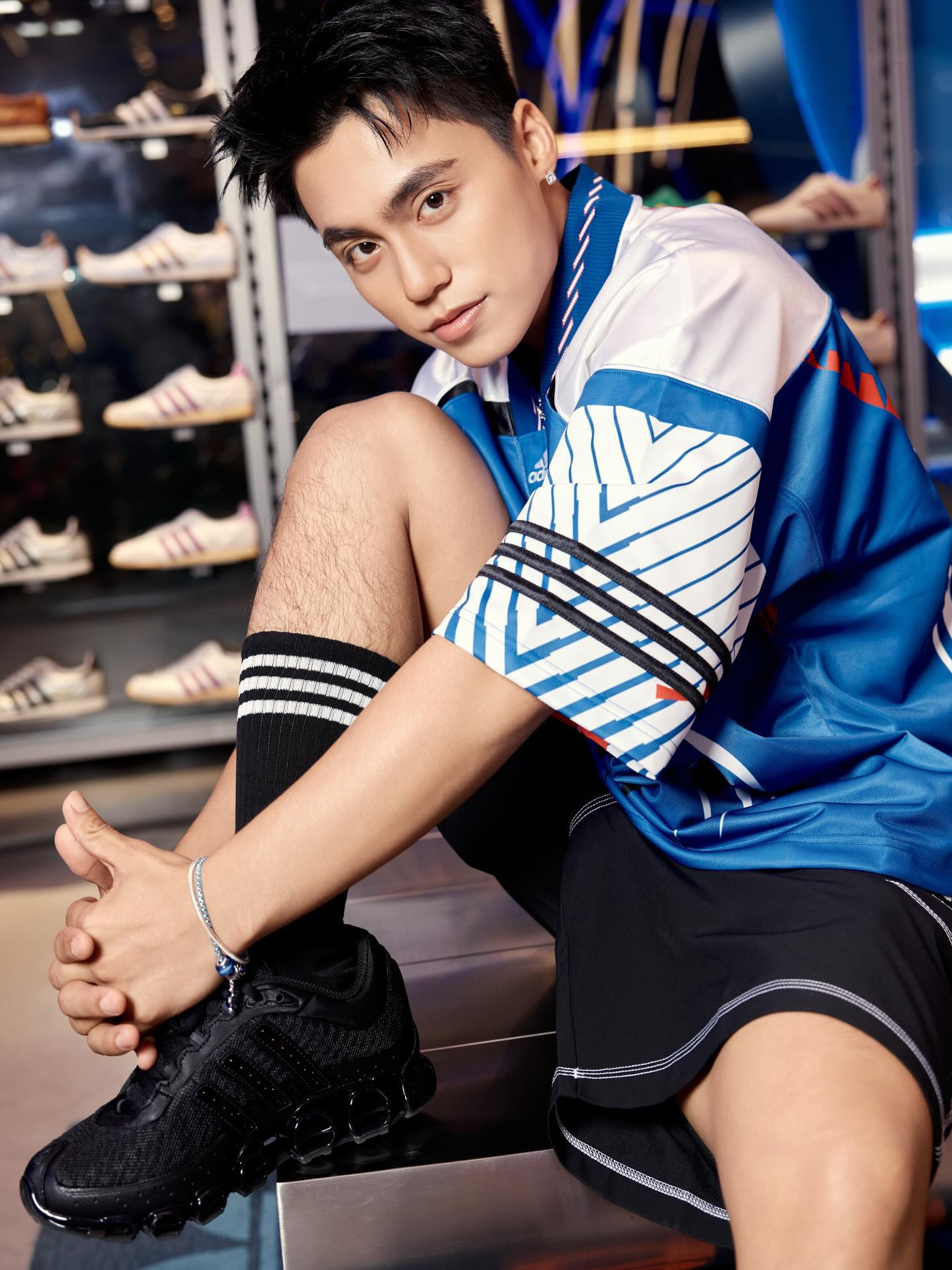 MONO gây chú ý với phong cách thể thao ấn tượng tại Hà Nội năm 2026 - Ảnh 8.