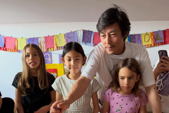 Ngỡ ngàng với vẻ tiều tụy của Trần Quán Hy trong tiệc sinh của con gái