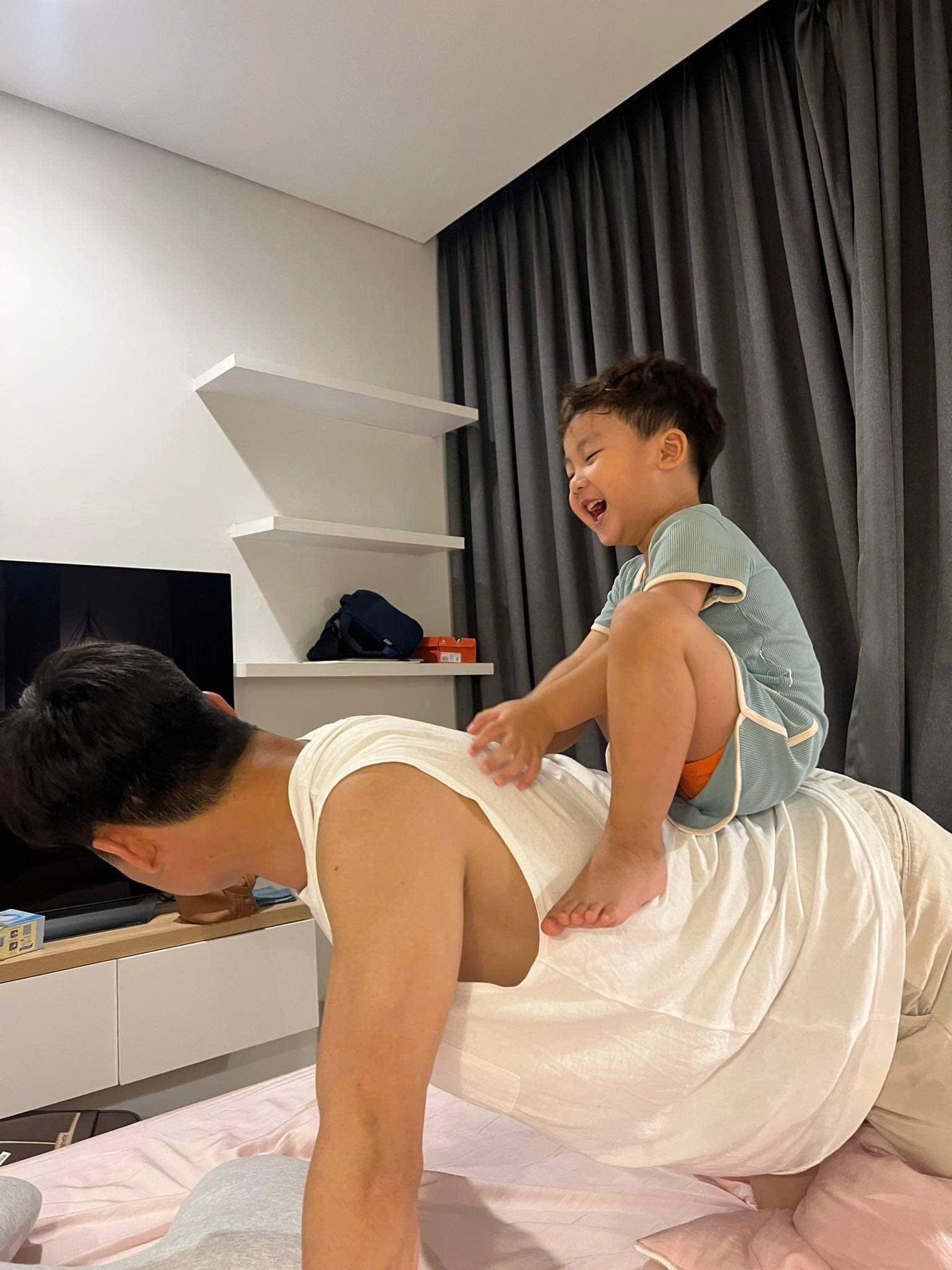 Hòa Minzy công bố đám cưới cùng Văn Cương: Những điều thú vị về bé Bo - Ảnh 2.