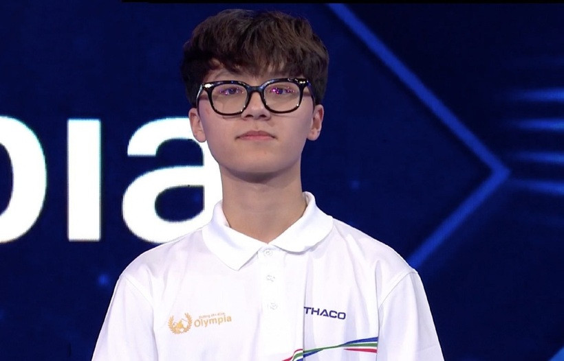 Nam sinh Phú Thọ Cấn Gia Bảo bất ngờ bứt tốc giành điểm tuyệt đối và băng băng về đích ở ngôi đầu.