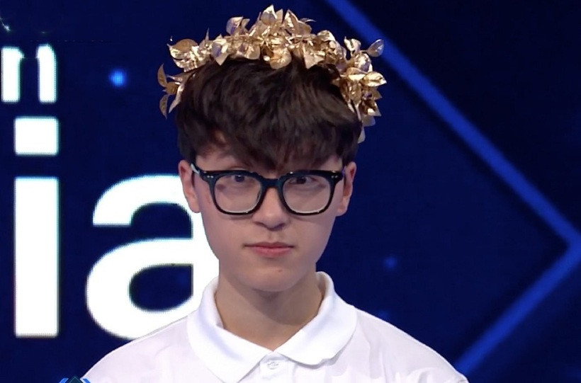 Cấn Gia Bảo xuất sắc giành vòng nguyệt quế.