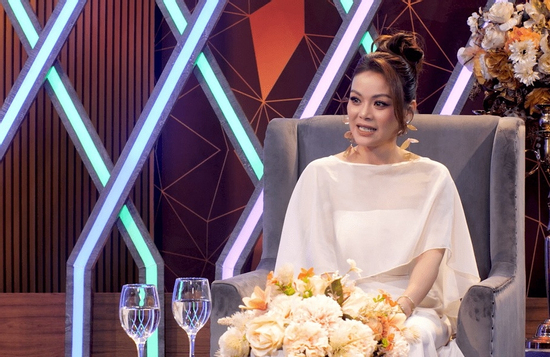 Nữ ca sĩ Việt nói về 15 năm hôn nhân: 'Tôi tự hỏi quyết định lấy chồng của mình có phải là sai không?'