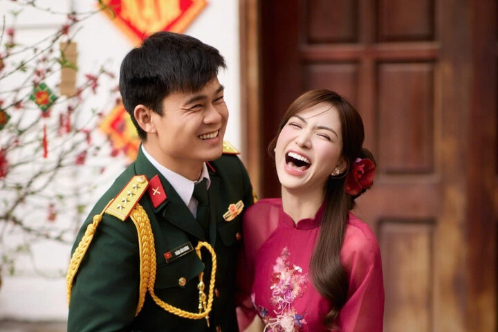 Hòa Minzy hạnh phúc bên chồng mới cưới.