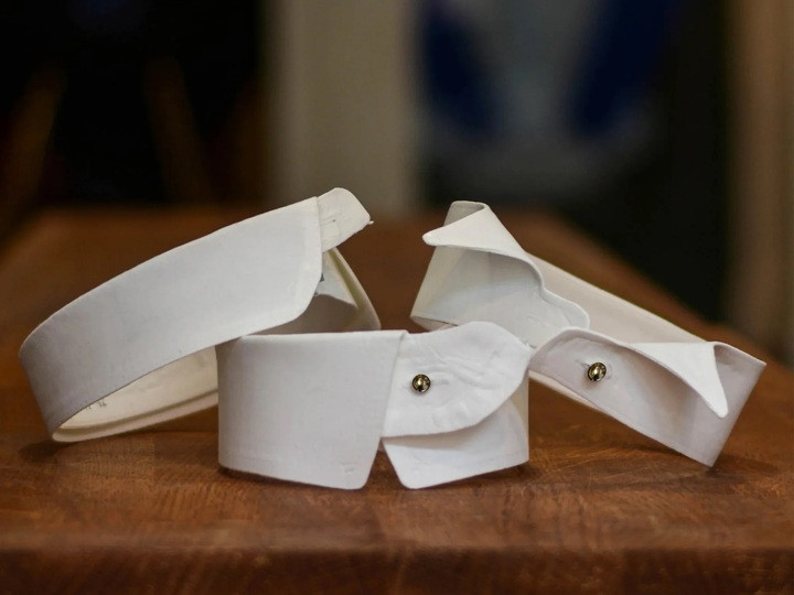 Cổ áo sơ mi có tác dụng lớn nhất là ngăn mồ hôi chảy xuống làm bẩn trang phục. (Ảnh: OliverTaylor)