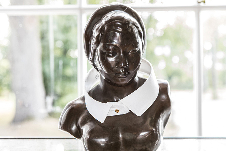 Chiếc áo sơ mi cổ rời định hình lại thời trang toàn cầu, thực chất là một tiện lợi vệ sinh. (Ảnh: FormalWear)