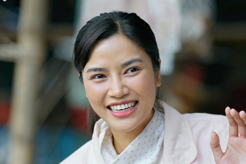 Cô gái làng chài cứu cả bộ phim Việt giờ vàng