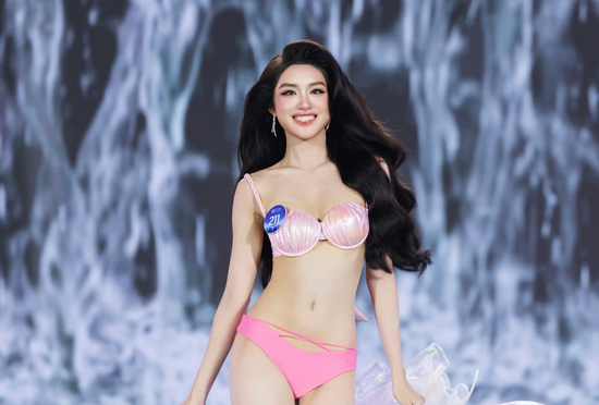 Hoa hậu Phương Oanh có da trắng, eo thon nhờ chăm tập gym và dưỡng da lành mạnh