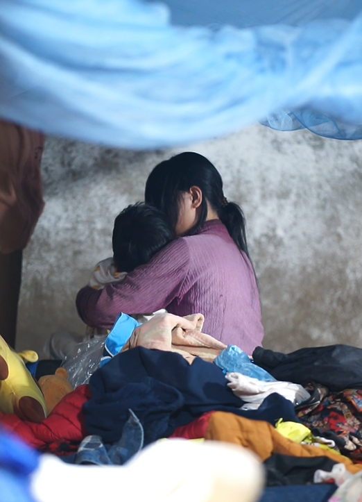 Chạnh lòng trước hành trình của bé gái 16 tuổi đi làm thuê nuôi 3 em ở Lâm Đồng: Chỉ ước có một nghề bình thường đủ nuôi sống bản thân và các em- Ảnh 2.