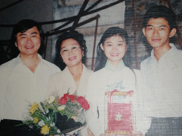 Nữ NSND là thế hệ thứ năm của gia tộc cải lương Minh Tơ, sống kín tiếng ở tuổi 45 - Ảnh 1.