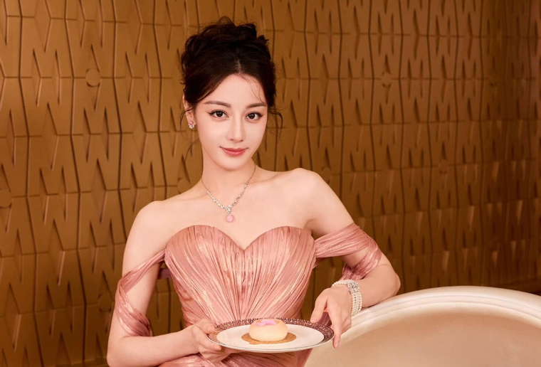 Nửa đầu tháng 4 dương lịch, 3 con giáp trúng số độc đắc, may mắn liên miên, tiền bạc ngập két